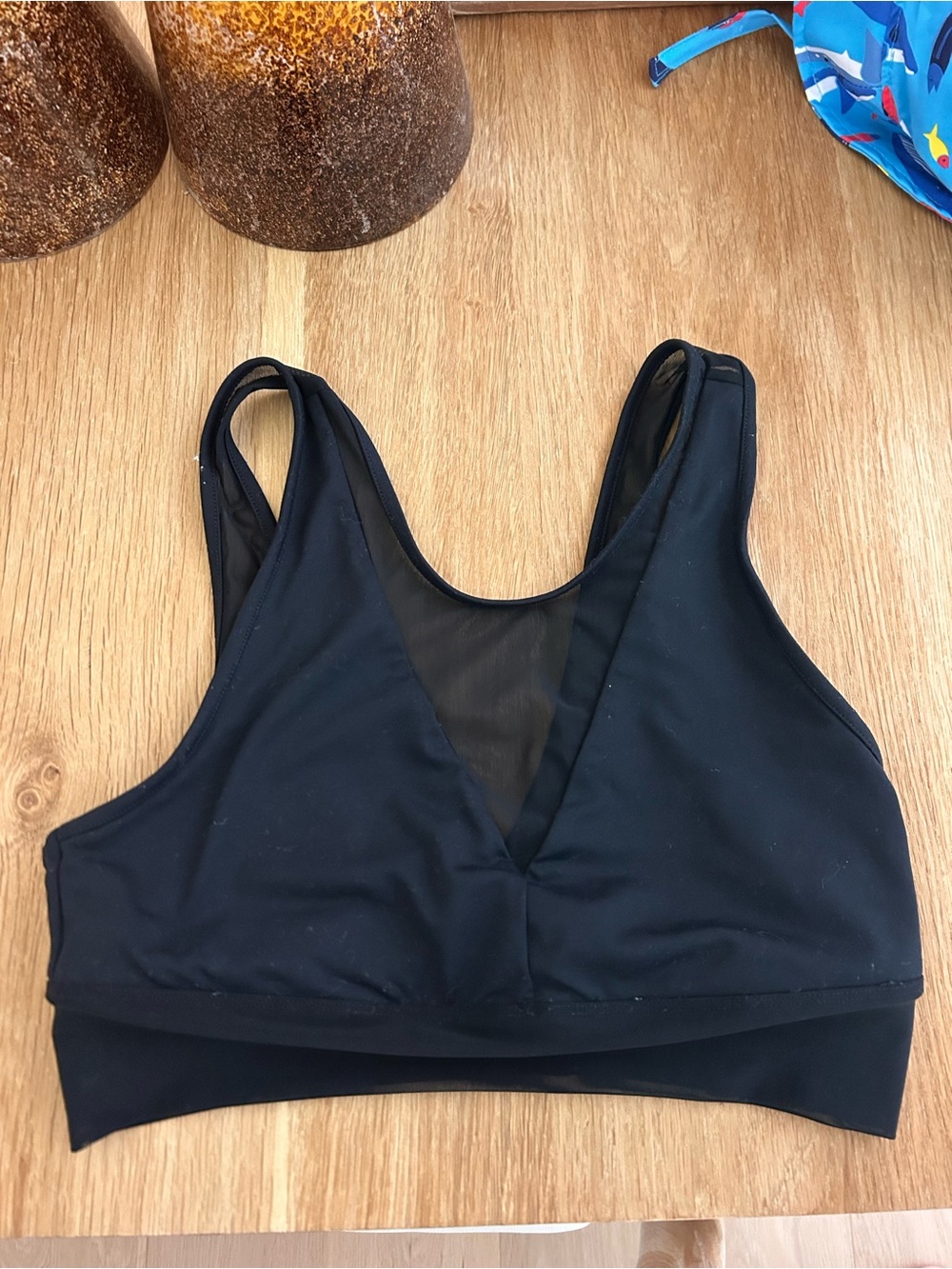 ALO Yoga Black V-Neck Mesh Inset Sports Bra